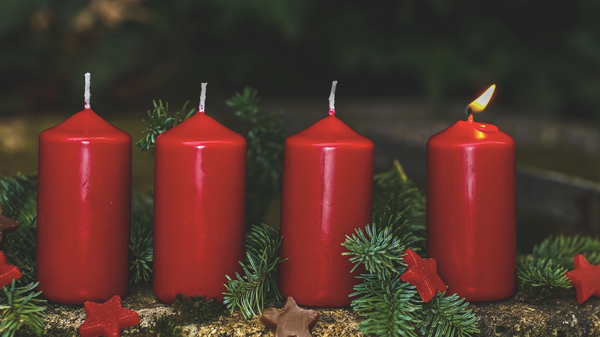 Sanajumalanpalvelus Sytytetty 1. adventtikynttilä