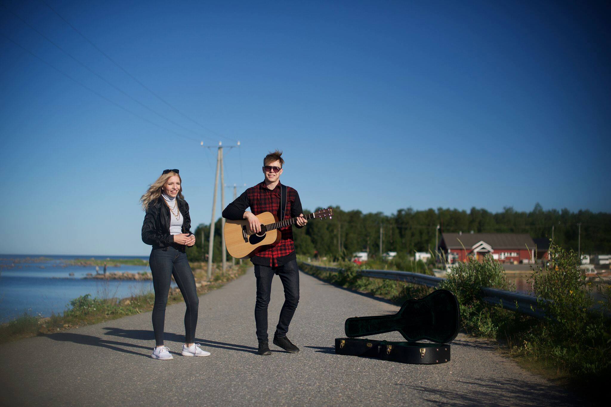 Roopen ja Julian livestream keikka Gospelmuusikot Roope ja Julia