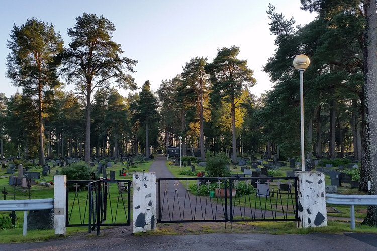 Kruununsaaren hautausmaan pääportti